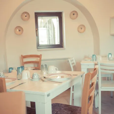I Trulli Di Badi * לוקורוטונדו